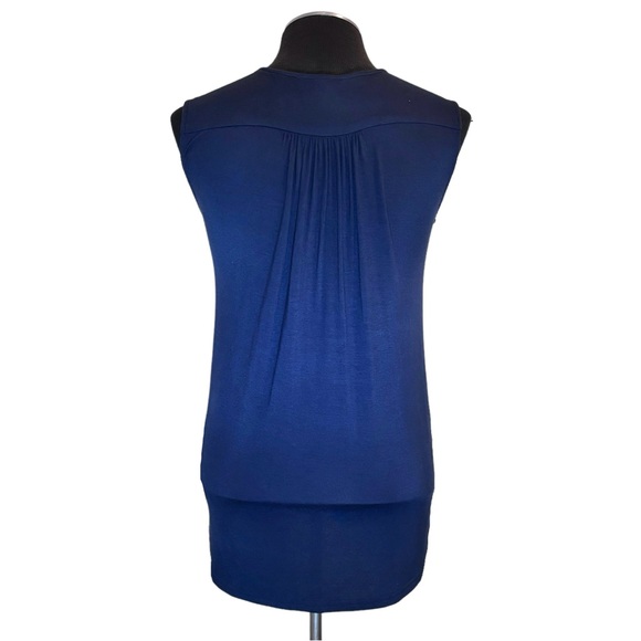 Collective Concepts – Sleeveless Stretch Button Ikat Top - Stitch Fix - Small - Picture 6 of 10